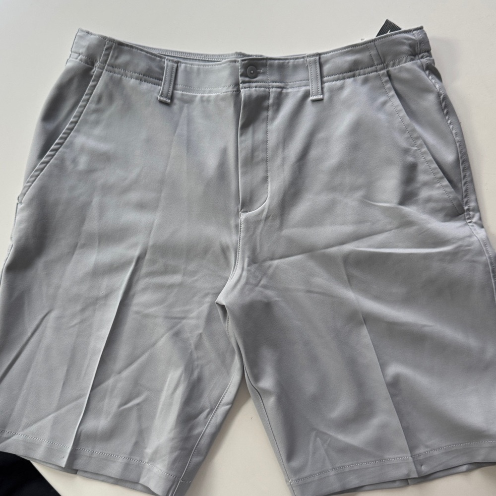 Under Armor performance boys Light Gray Shorts